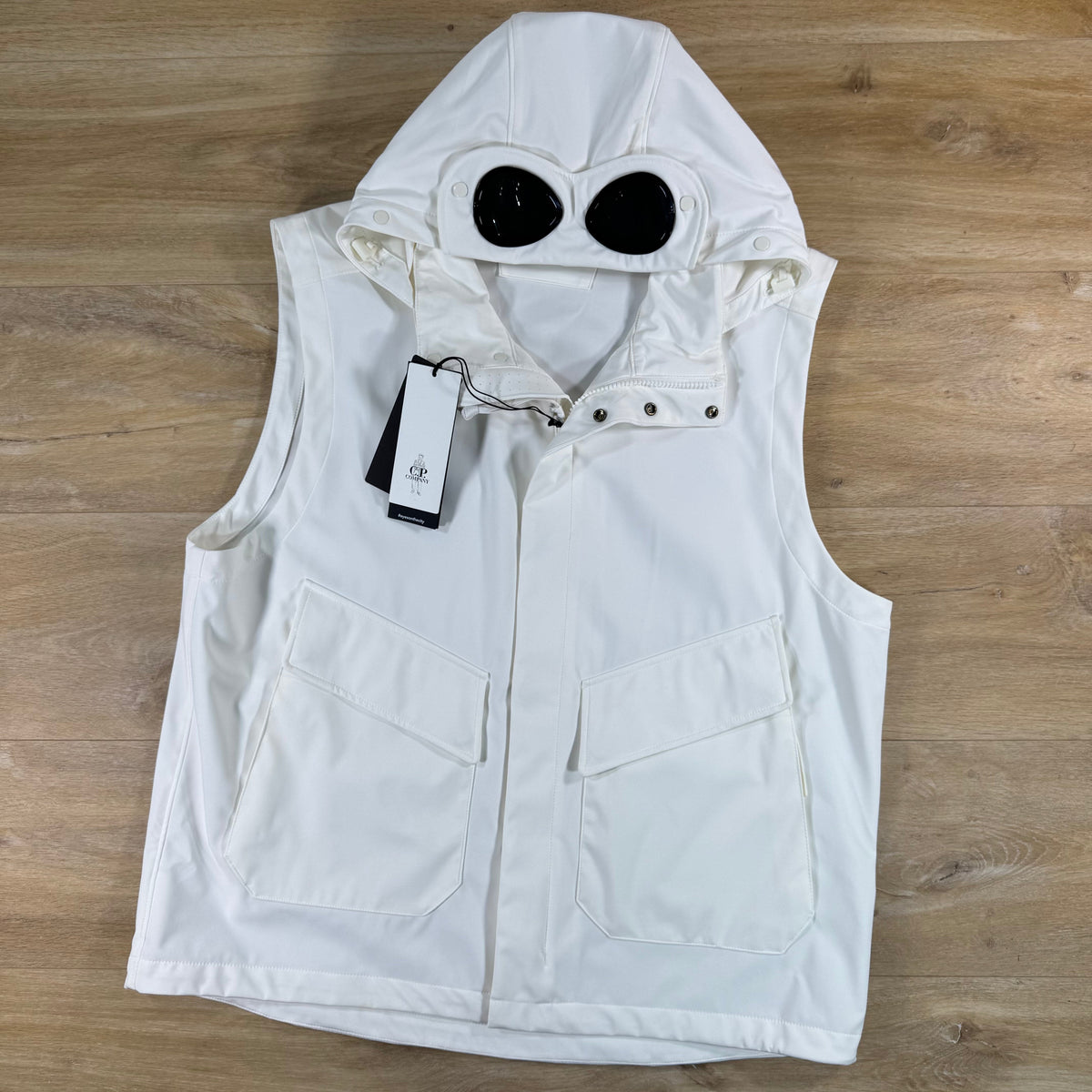 C.P. Company Shell-R Goggle Gilet in Gauze White