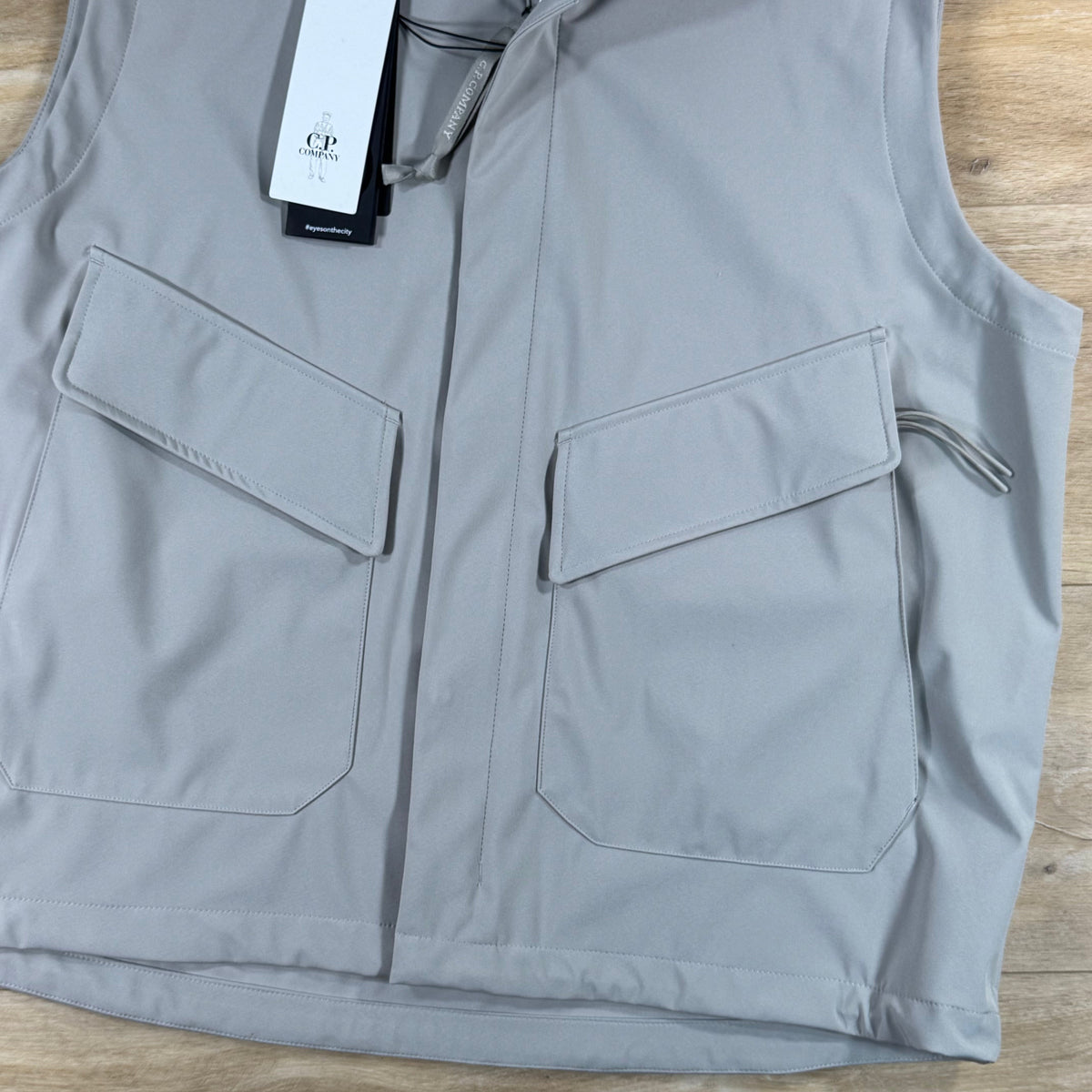 C.P. Company Shell-R Goggle Gilet in Dove