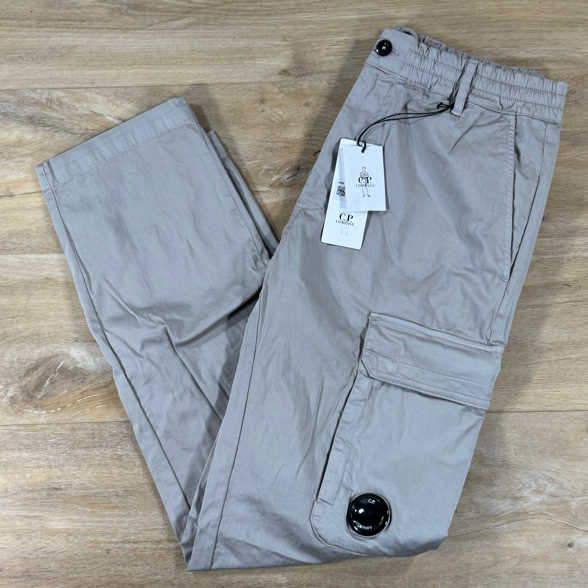 C.P. Company Stretch Sateen Lens Cargo Pants in Dove