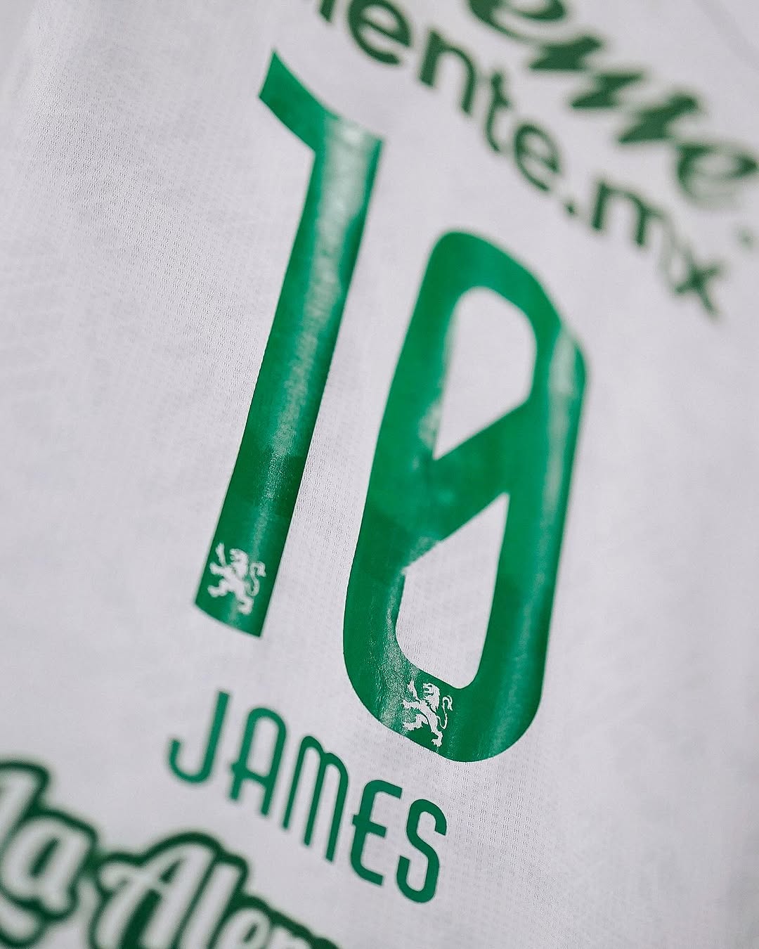 Club León James 10 Away Fan Jersey 2024/25