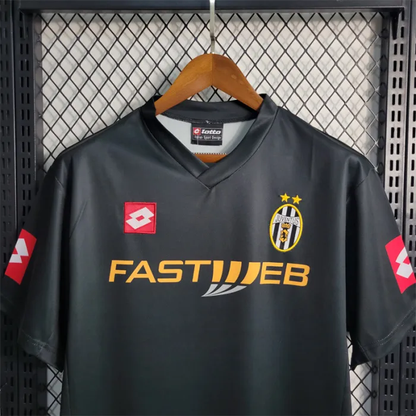 Juventus Jersey Away kit 01-02 Retro