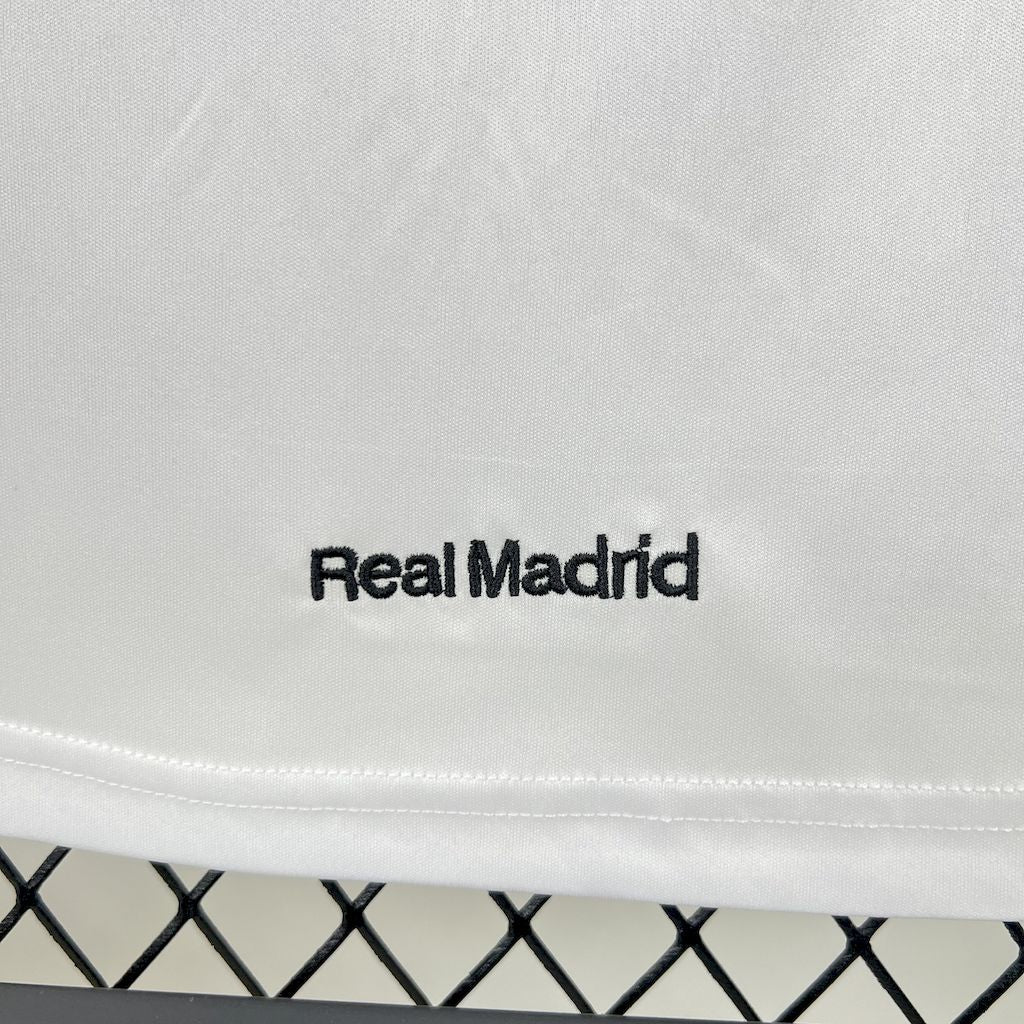 Jersey do Real Madrid Retrô 2005/06 Home
